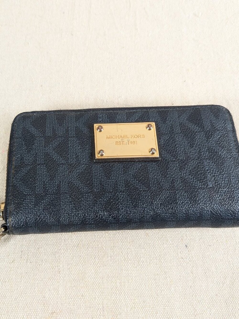 Michael Kors Signature Logo Zip-Around Wristlet Black Monogram Gold-Tone Hard...